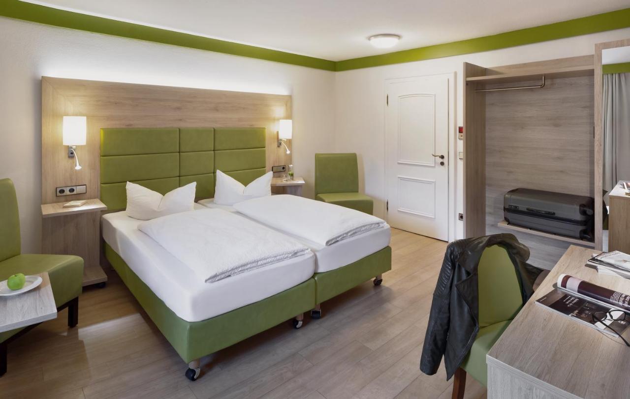 Wirtshaus & Hotel Goldener Greif Edelsfeld Zewnętrze zdjęcie