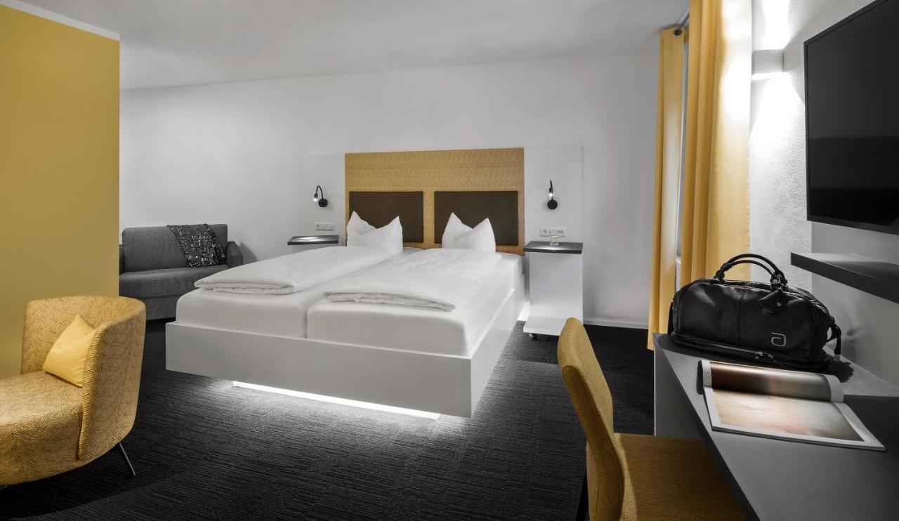 Wirtshaus & Hotel Goldener Greif Edelsfeld Zewnętrze zdjęcie