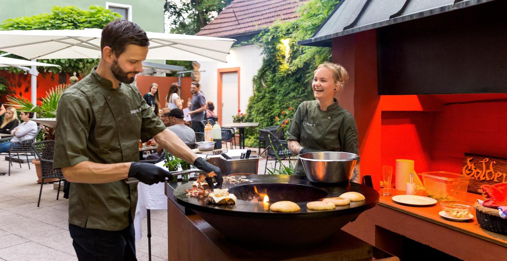 Wirtshaus & Hotel Goldener Greif Edelsfeld Zewnętrze zdjęcie